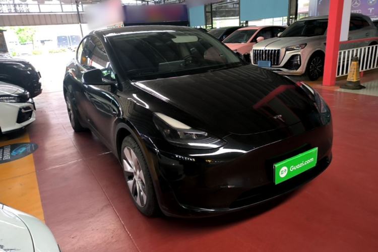 Used Tesla Model Y 2023 Rear-Wheel-Drive Version Front Right 45 Deg
