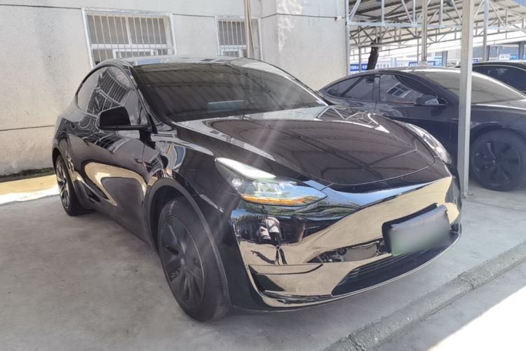 Used Tesla Model Y 2023 Rear-Wheel-Drive Version Front Right 45 Deg