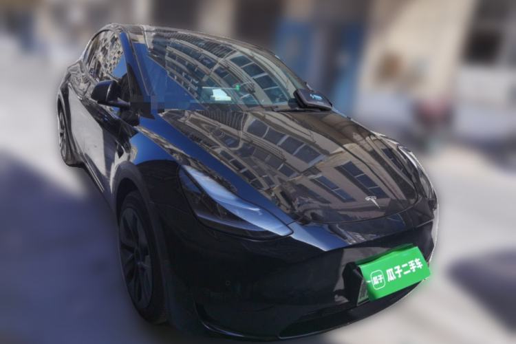 Used Tesla Model Y 2023 Rear-Wheel-Drive Version Front Right 45 Deg
