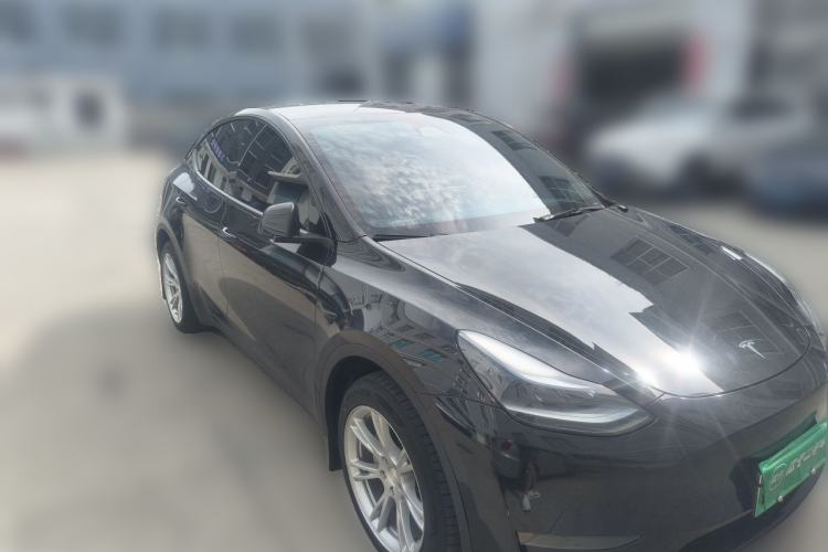 Used Tesla Model Y 2023 Long-Range All-Wheel-Drive Version Front Right 45 Deg