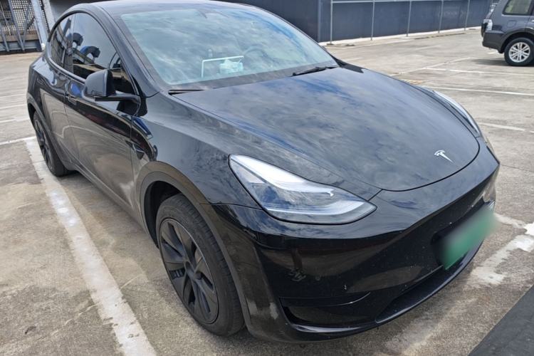 Used Tesla Model Y 2023 Rear-Wheel-Drive Version Front Right 45 Deg