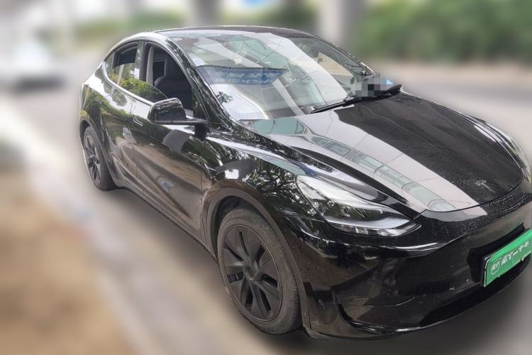 Used Tesla Model Y 2023 Rear-Wheel-Drive Version Front Right 45 Deg