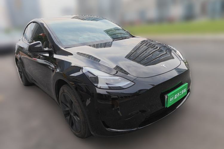 Used Tesla Model Y 2023 Rear-Wheel-Drive Version Front Right 45 Deg