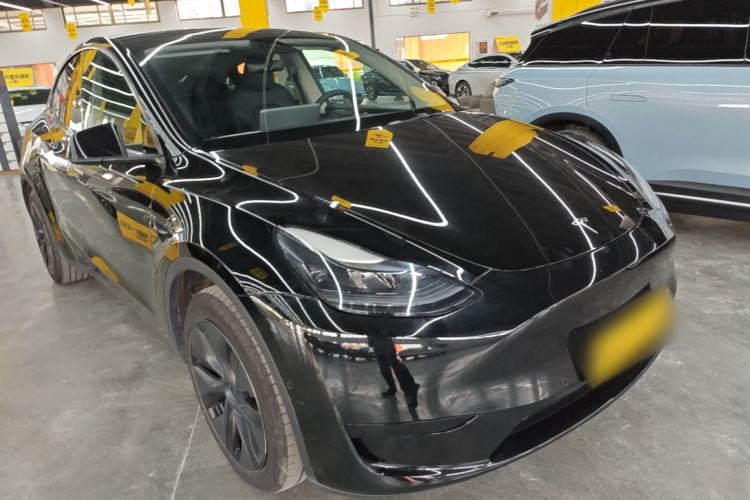 Used Tesla Model Y 2023 Rear-Wheel-Drive Version Front Right 45 Deg