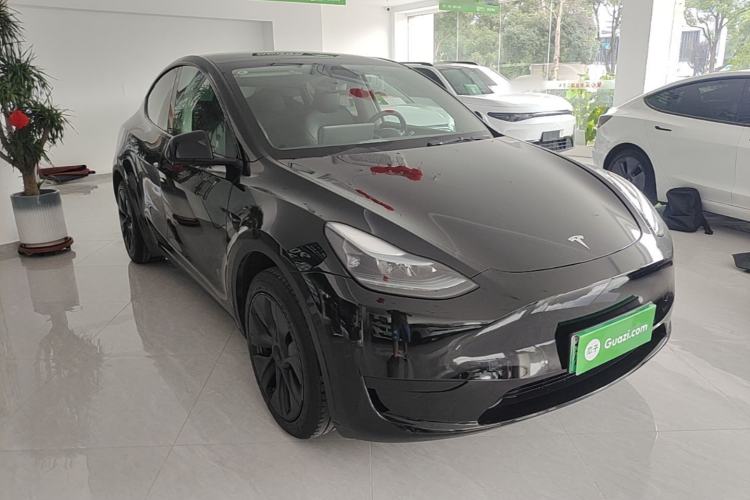 Used Tesla Model Y 2023 Rear-Wheel-Drive Version Front Right 45 Deg