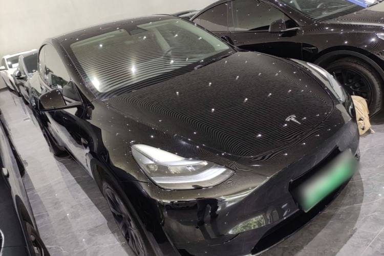 Used Tesla Model Y 2023 Rear-Wheel-Drive Version Front Right 45 Deg