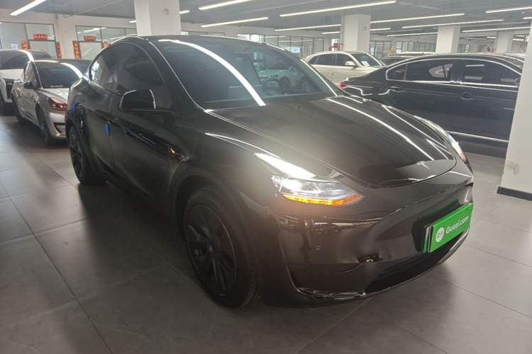 Used Tesla Model Y 2023 Rear-Wheel-Drive Version Front Right 45 Deg
