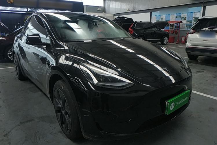 Used Tesla Model Y 2023 Rear-Wheel-Drive Version Front Right 45 Deg