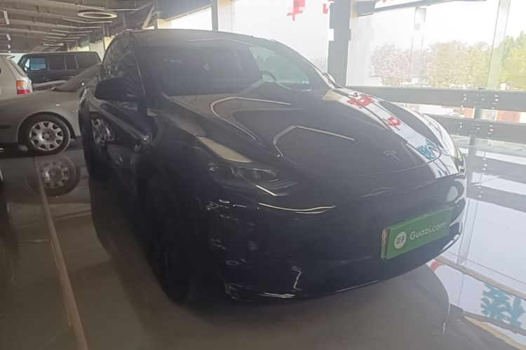 Used Tesla Model Y 2023 Rear-Wheel-Drive Version Front Right 45 Deg