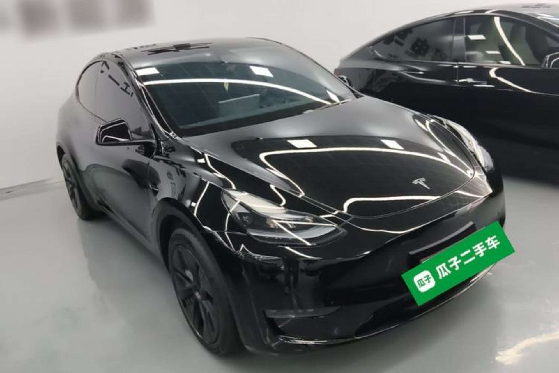 Used Tesla Model Y 2023 Long-Range All-Wheel-Drive Version Front Right 45 Deg