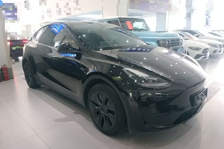 Used Tesla Model Y 2023 Rear-Wheel-Drive Version Front Right 45 Deg