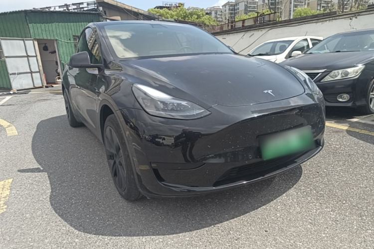Used Tesla Model Y 2023 Rear-Wheel-Drive Version Front Right 45 Deg