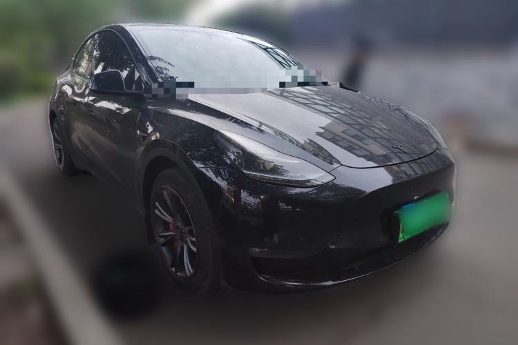 Used Tesla Model Y 2023 Long-Range All-Wheel-Drive Version Front Right 45 Deg
