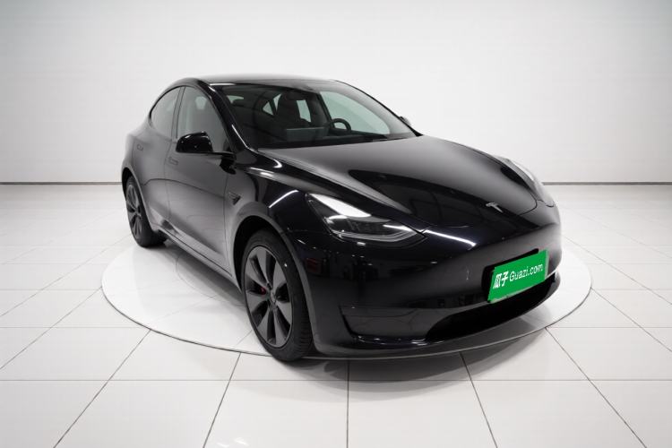 Used Tesla Model Y 2023 Rear-Wheel-Drive Version Front Right 45 Deg
