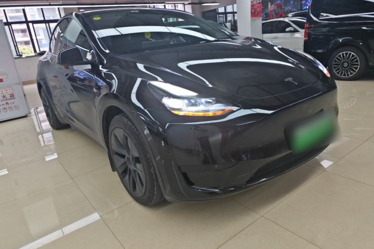 Used Tesla Model Y 2023 Rear-Wheel-Drive Version Front Right 45 Deg