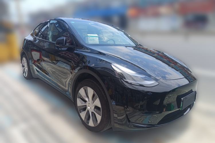 Used Tesla Model Y 2023 Rear-Wheel-Drive Version Front Right 45 Deg