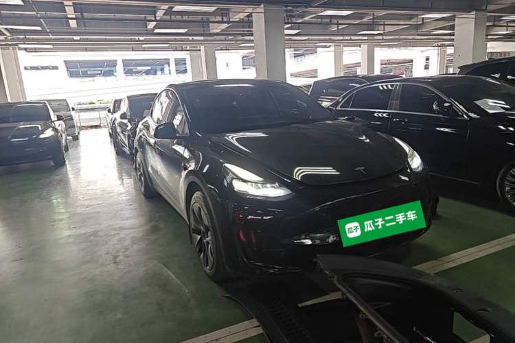 Used Tesla Model Y 2023 Rear-Wheel-Drive Version Front Right 45 Deg