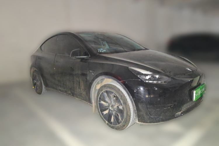 Used Tesla Model Y 2023 Rear-Wheel-Drive Version Front Right 45 Deg