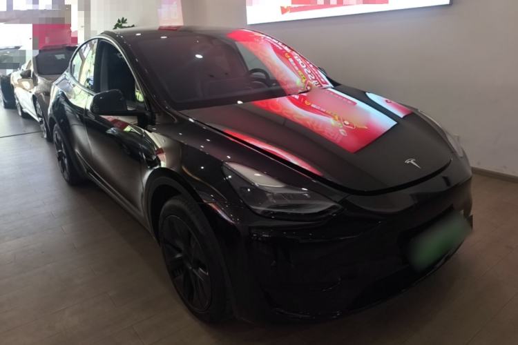 Used Tesla Model Y 2023 Rear-Wheel-Drive Version Front Right 45 Deg