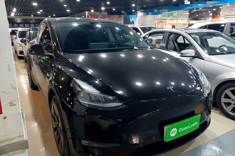 Used Tesla Model Y 2023 Long-Range All-Wheel-Drive Version Front Right 45 Deg