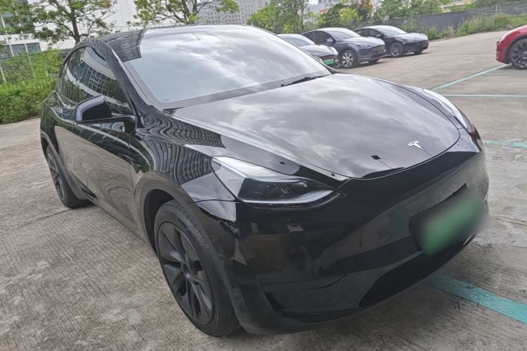 Used Tesla Model Y 2023 Rear-Wheel-Drive Version Front Right 45 Deg