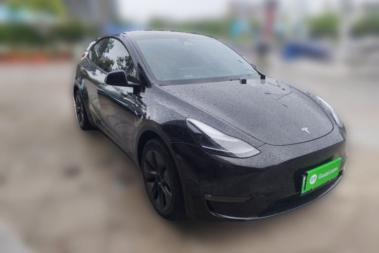 Used Tesla Model Y 2023 Long-Range All-Wheel-Drive Version Front Right 45 Deg