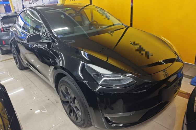 Used Tesla Model Y 2023 Long-Range All-Wheel-Drive Version Front Right 45 Deg