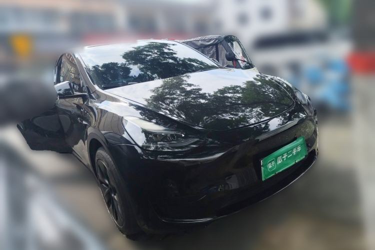 Used Tesla Model Y 2023 Rear-Wheel-Drive Version Front Right 45 Deg