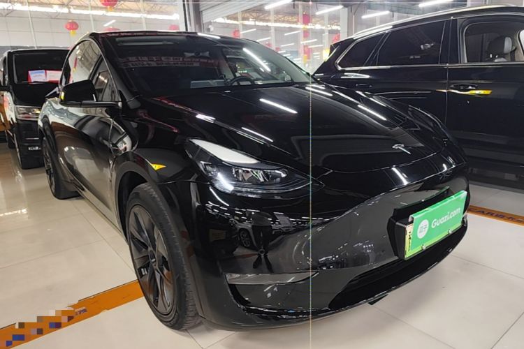 Used Tesla Model Y 2023 Long-Range All-Wheel-Drive Version Front Right 45 Deg