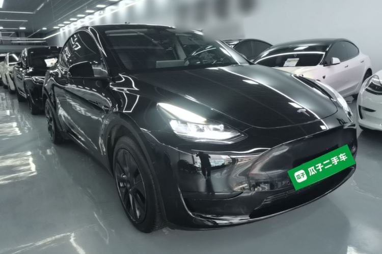 Used Tesla Model Y 2023 Rear-Wheel-Drive Version Front Right 45 Deg