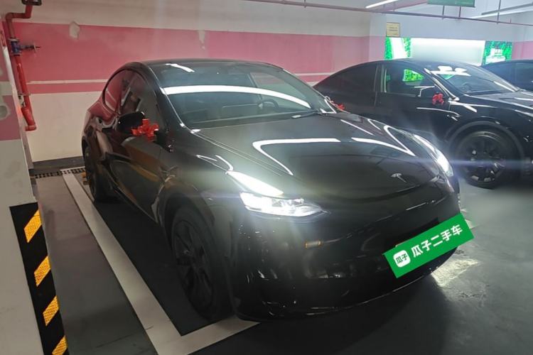 Used Tesla Model Y 2023 Rear-Wheel-Drive Version Front Right 45 Deg