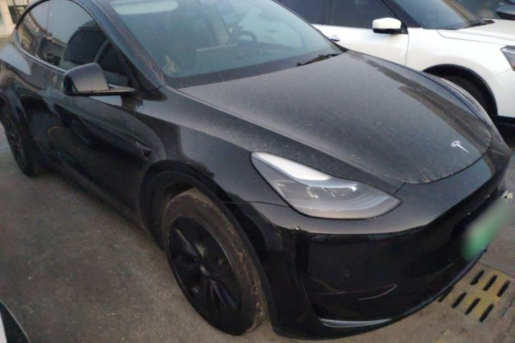 Used Tesla Model Y 2023 Rear-Wheel-Drive Version Front Right 45 Deg