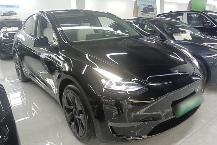 Used Tesla Model Y 2023 Long-Range All-Wheel-Drive Version Front Right 45 Deg
