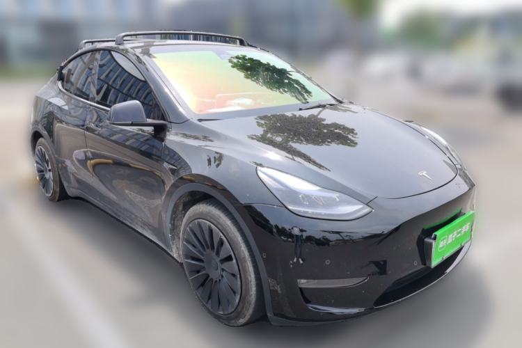 Used Tesla Model Y 2023 Long-Range All-Wheel-Drive Version Front Right 45 Deg