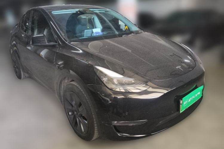 Used Tesla Model Y 2023 Long-Range All-Wheel-Drive Version Front Right 45 Deg