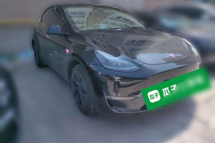 Used Tesla Model Y 2023 Long-Range All-Wheel-Drive Version Front Right 45 Deg