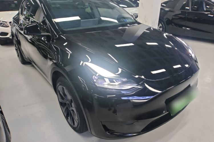 Used Tesla Model Y 2023 Rear-Wheel-Drive Version Front Right 45 Deg