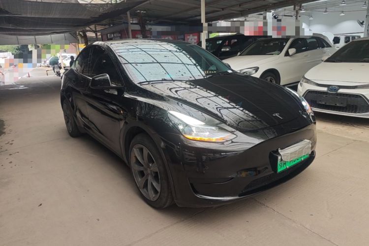 Used Tesla Model Y 2023 Rear-Wheel-Drive Version Front Right 45 Deg