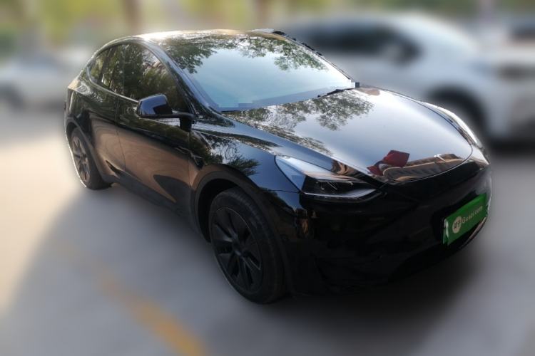 Used Tesla Model Y 2023 Rear-Wheel-Drive Version Front Right 45 Deg
