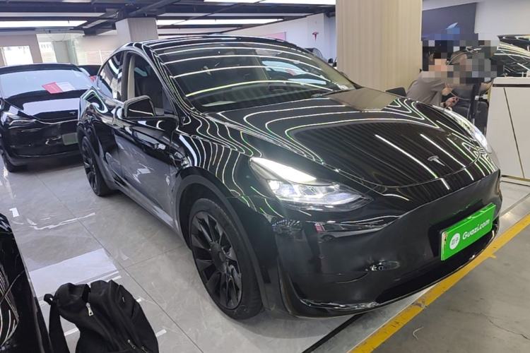 Used Tesla Model Y 2023 Rear-Wheel-Drive Version Front Right 45 Deg