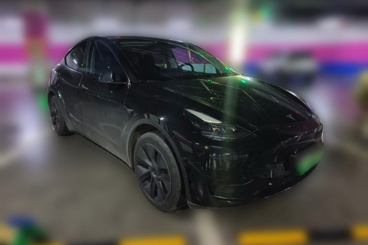 Used Tesla Model Y 2023 Rear-Wheel-Drive Version Front Right 45 Deg