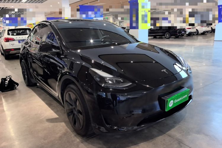 Used Tesla Model Y 2023 Rear-Wheel-Drive Version Front Right 45 Deg
