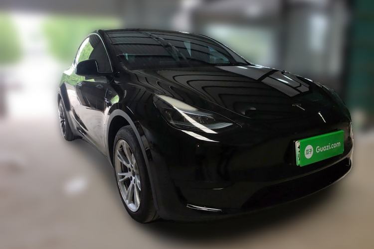 Used Tesla Model Y 2023 Rear-Wheel-Drive Version Front Right 45 Deg