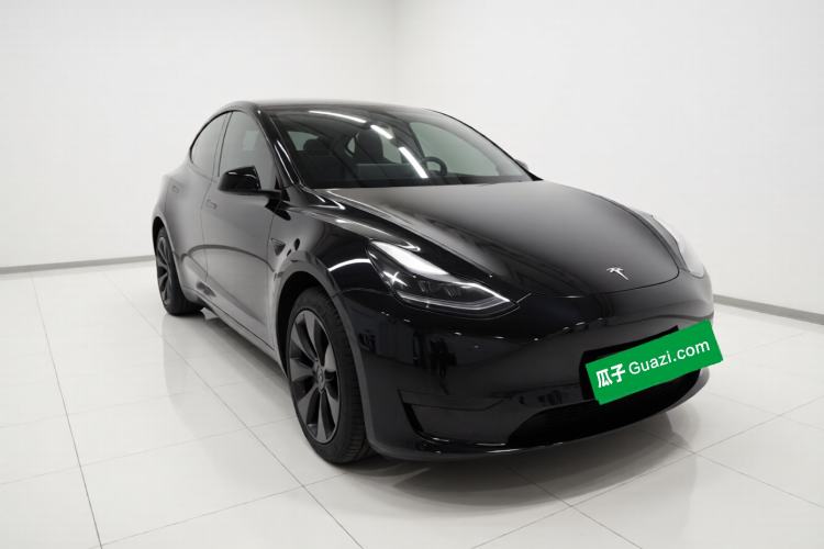 Used Tesla Model Y 2023 Rear-Wheel-Drive Version Front Right 45 Deg