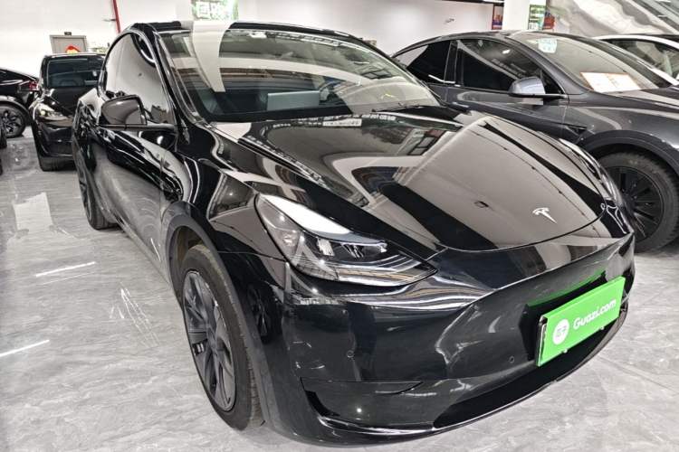 Used Tesla Model Y 2023 Rear-Wheel-Drive Version Front Right 45 Deg