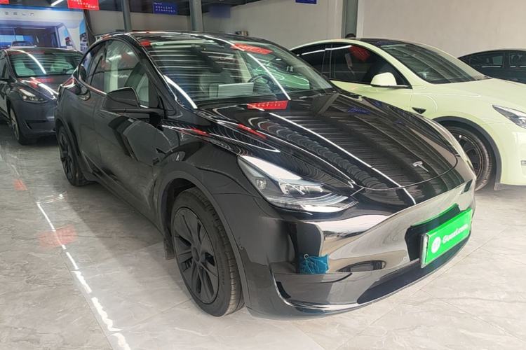 Used Tesla Model Y 2023 Rear-Wheel-Drive Version Front Right 45 Deg