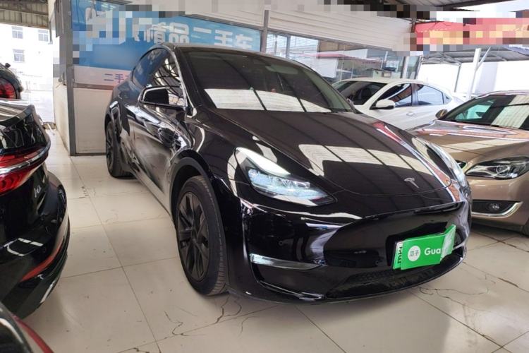 Used Tesla Model Y 2023 Long-Range All-Wheel-Drive Version Front Right 45 Deg