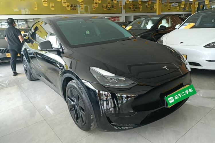 Used Tesla Model Y 2023 Rear-Wheel-Drive Version Front Right 45 Deg
