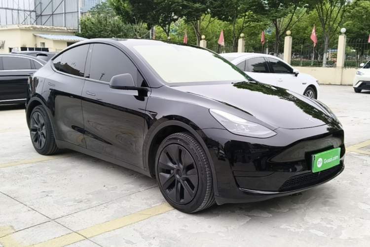 Used Tesla Model Y 2023 Rear-Wheel-Drive Version Front Right 45 Deg