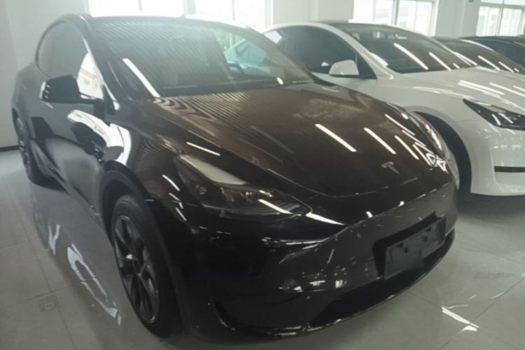 Used Tesla Model Y 2023 Rear-Wheel-Drive Version Front Right 45 Deg